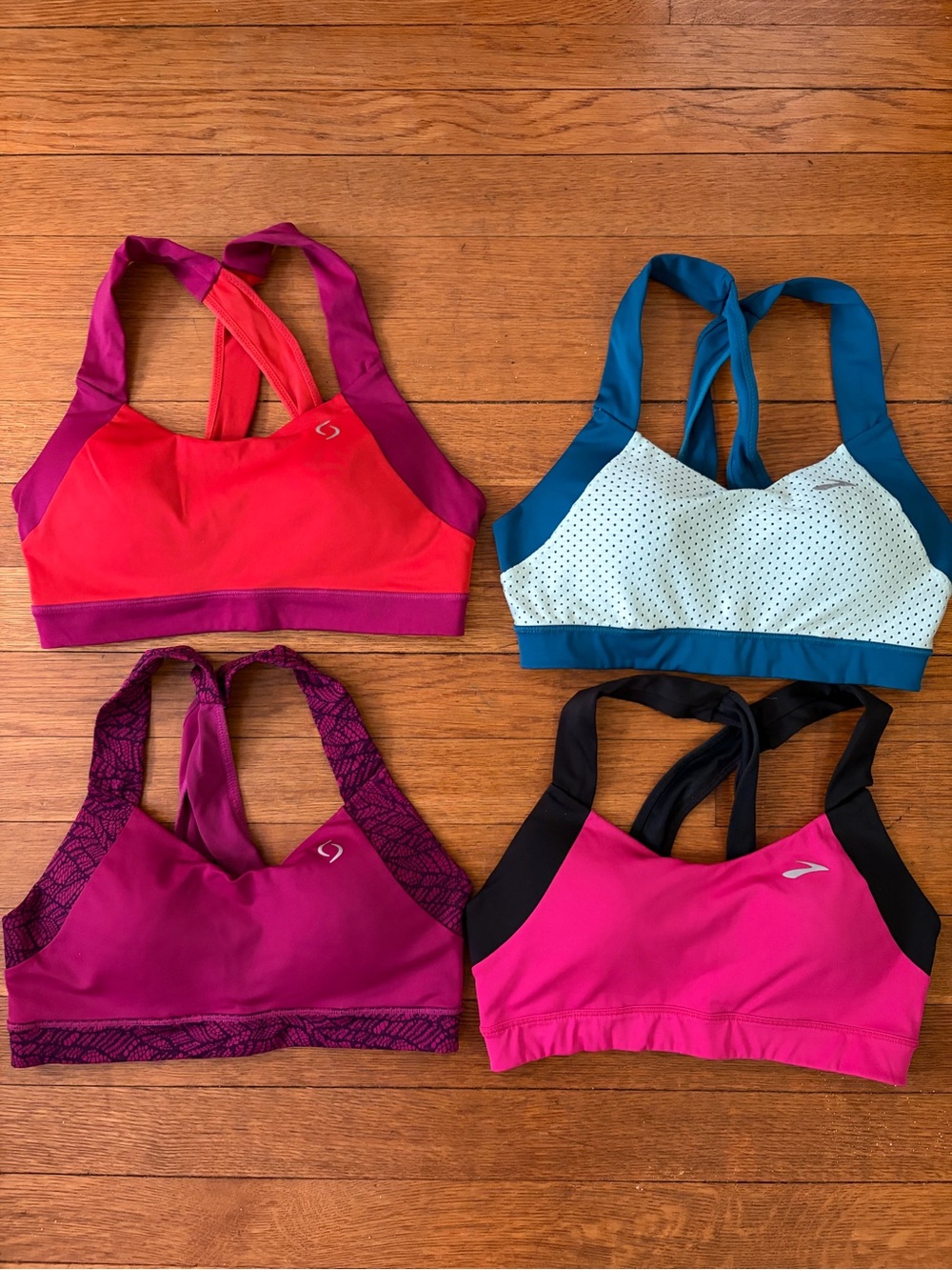 Brooks/Moving Comfort Uplift C/D Crossback Sports Bras, S (32CD-34C)